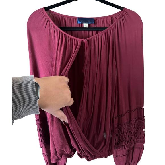 FRANCESSCAS LONG SLEEVE BOHO CROCHET SLEEVE TOP TIE FRONT MAROON SIZE SMALL - Picture 5 of 8
